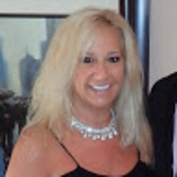 Meet your Posher, Jan - Picture 2 of 2